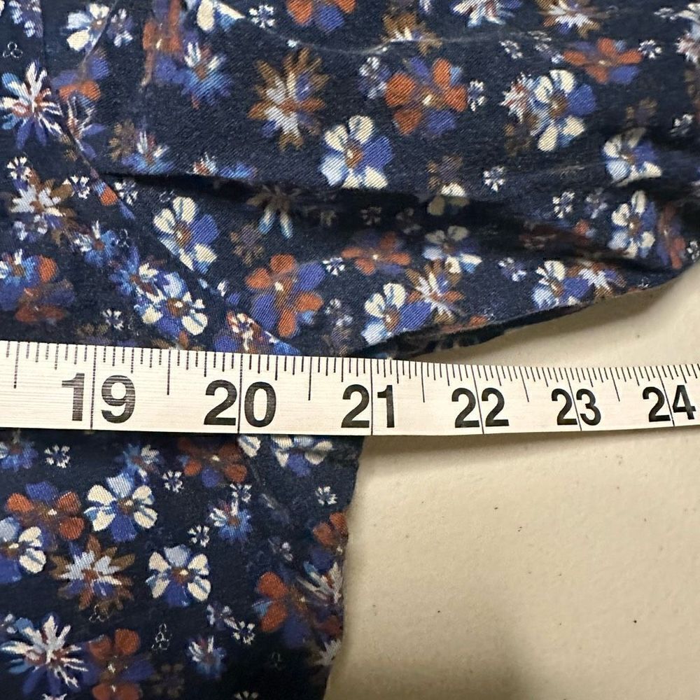 Massimo Dutti floral button up medium - Picture 3 of 7